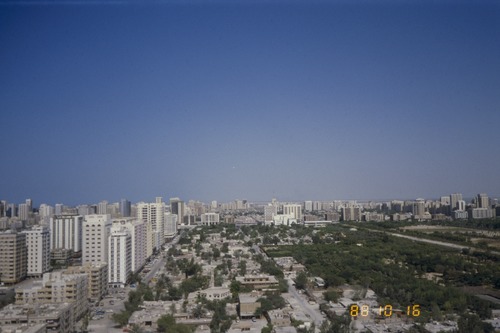 118_ＵＡＥ　'88 ⑤ 祈り、アブダビ、都市風景、ケララ商店 インド人の生活