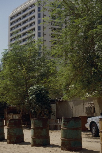 118_ＵＡＥ　'88 ⑤ 祈り、アブダビ、都市風景、ケララ商店 インド人の生活