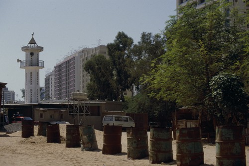 118_ＵＡＥ　'88 ⑤ 祈り、アブダビ、都市風景、ケララ商店 インド人の生活
