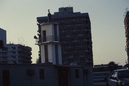 118_ＵＡＥ　'88 ⑤ 祈り、アブダビ、都市風景、ケララ商店 インド人の生活