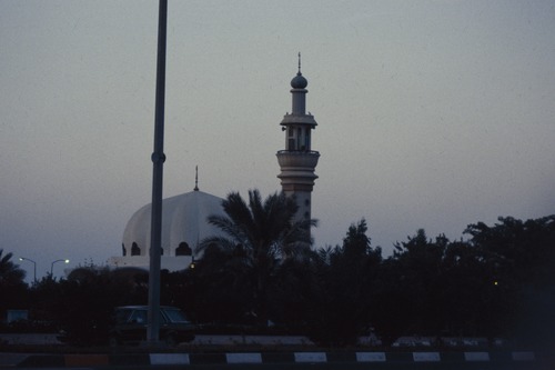 118_ＵＡＥ　'88 ⑤ 祈り、アブダビ、都市風景、ケララ商店 インド人の生活