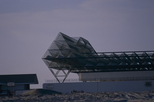119_ＵＡＥ　'88 ⑥ スクールガナム　絨毯市場　陰に憩うラクダ 文献センター日本部門