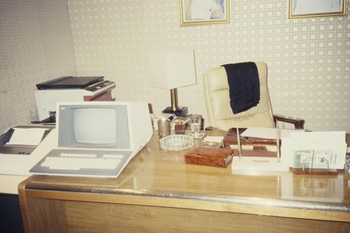 126_アブダビの女性　ＵＡＥ　'88 Ⅰ