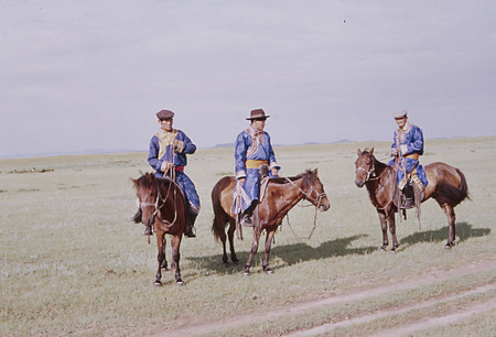 013 - 西ウジムチン旗旧正月ホルツバータルフィルム1988/2 - 013_12_12